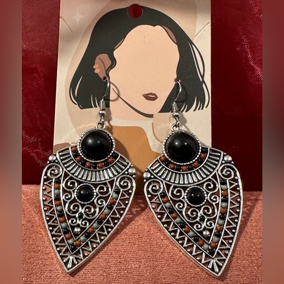 FASHION EARRRINGS! - Picture 1 of 5